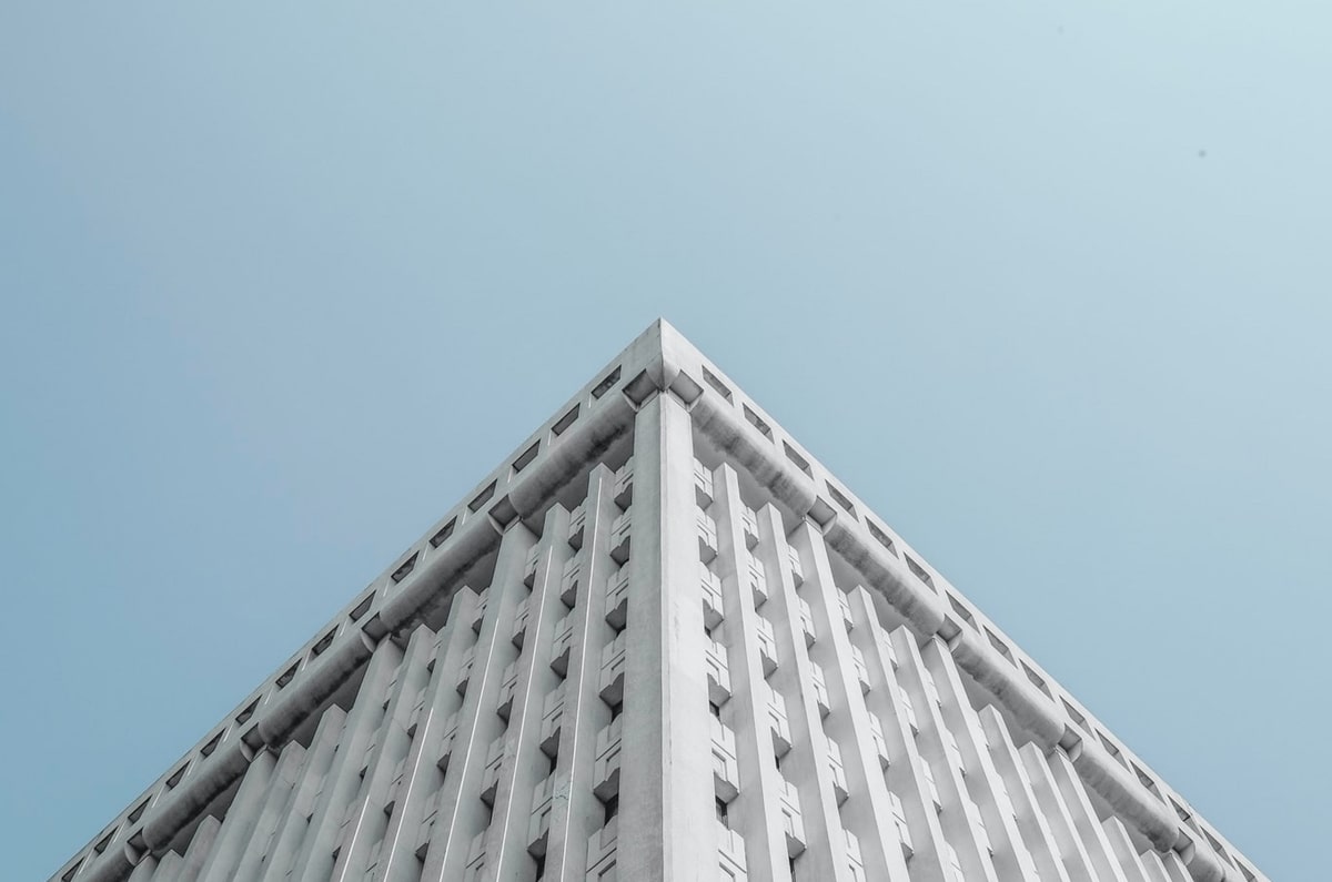 开云官网-任航争顶肘击，马宁判给玉昆点球，恩里克主罚中柱弹出