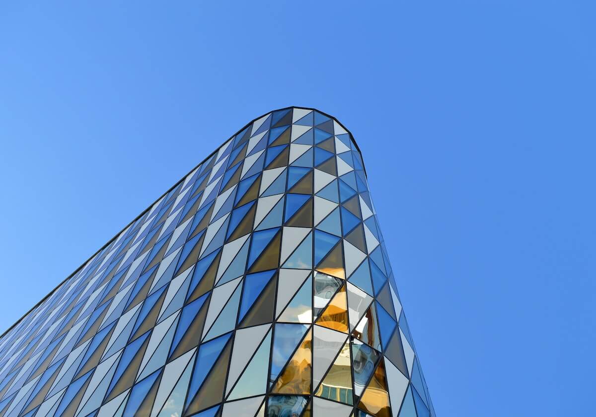 开云官网-任航争顶肘击,马宁判给玉昆点球,恩里克主罚中柱弹出