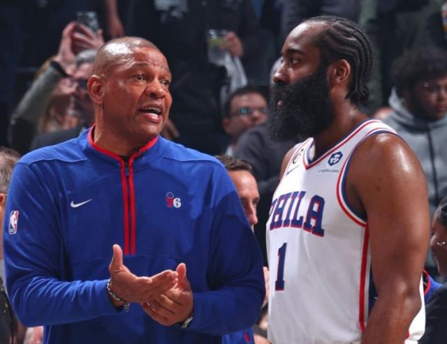 开云入口-懒散哈登打铁如麻 4场命中率低于三成低迷是常态？