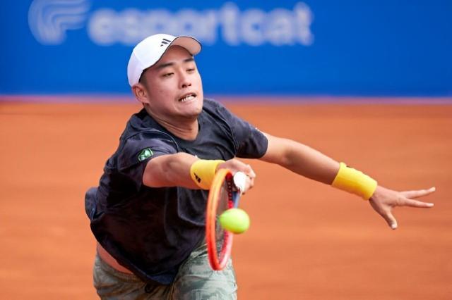 开云官网-把红土当硬地打 红土季是吴易昺的学习季