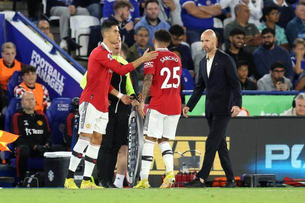 被全欧洲“羞辱”后，C罗接受现实从曼联替补席奋起